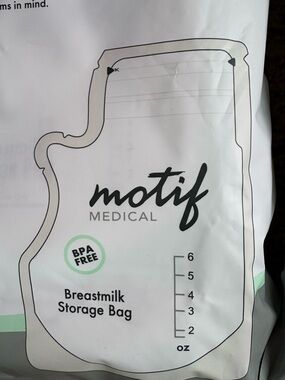 motif Medical Breastmilk Storage Bags - White with Mint Accent 200 count